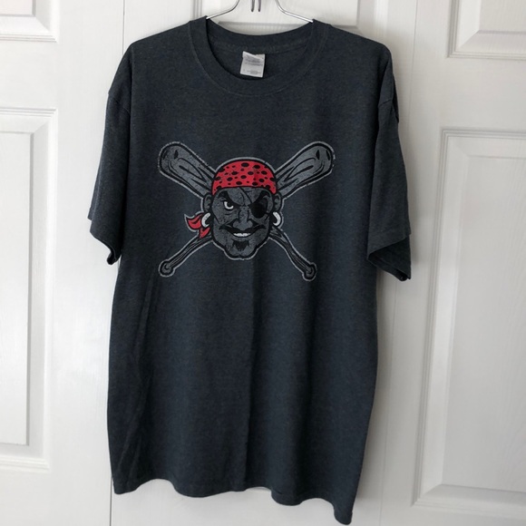 Gildan Men’s Crew Neck Tshirt with Pirate logo, Large, Charcoal Gray - Picture 2 of 4